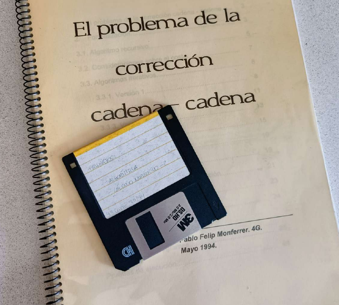Foto de la copia impresa de mi trabajo universitario sobre la correcciÃ³n cadena - cadena.