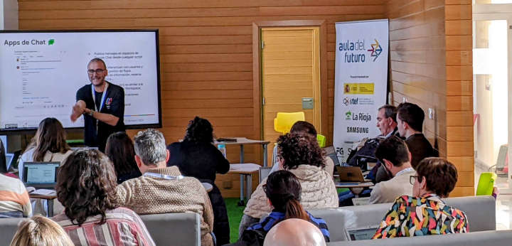 Vista del aula durante la sesiÃ³n de Apps Script en el evento GEG de La Rioja.